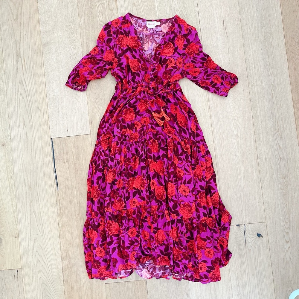 Showpo- size 4 flowy floral dress